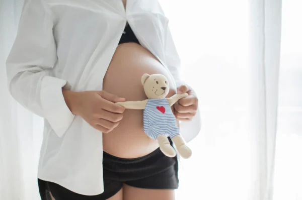 Ar galima pastoti mylintis per mėnesines?